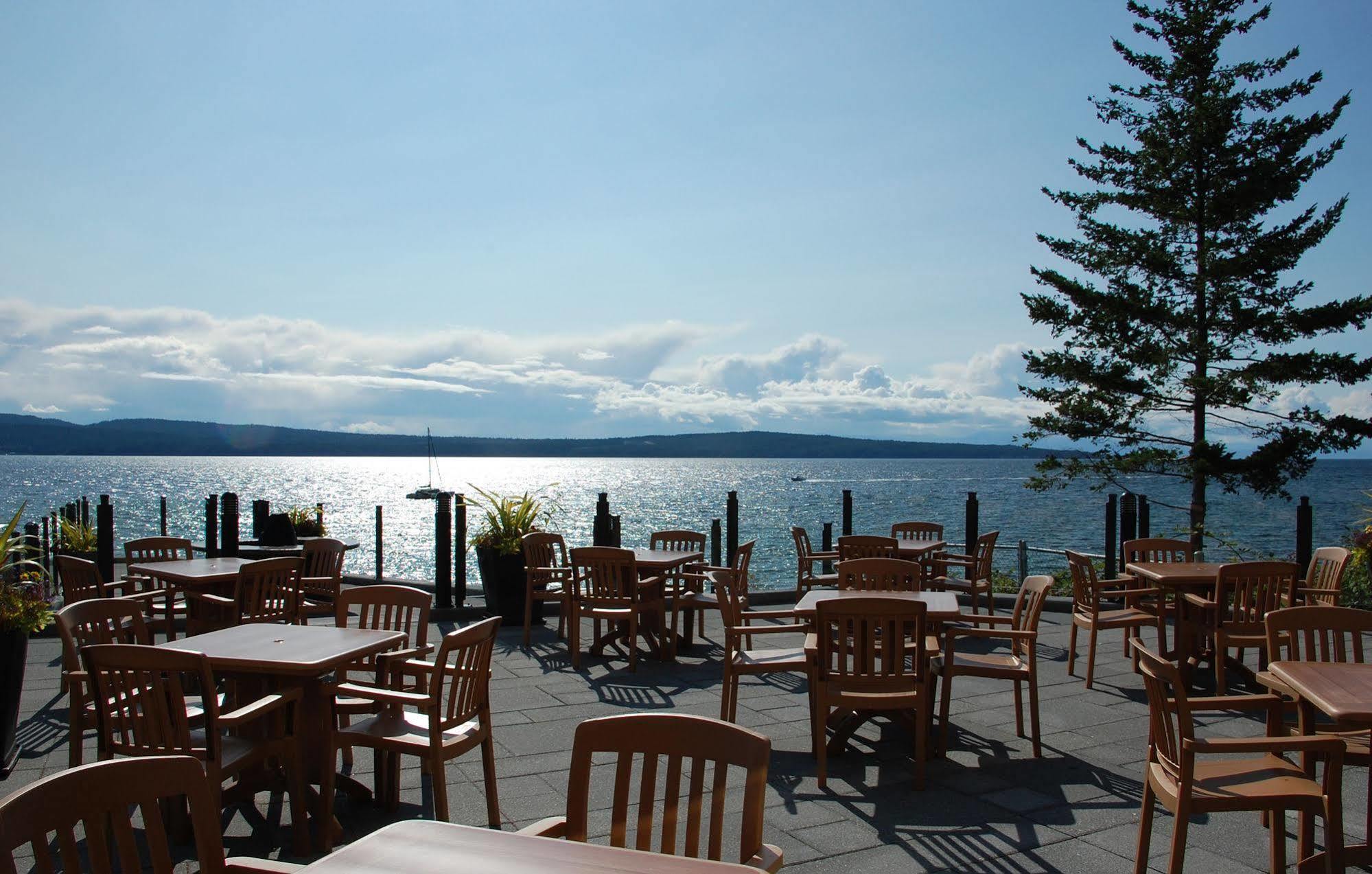Beach Gardens Resort And Marina Powell River Exterior foto